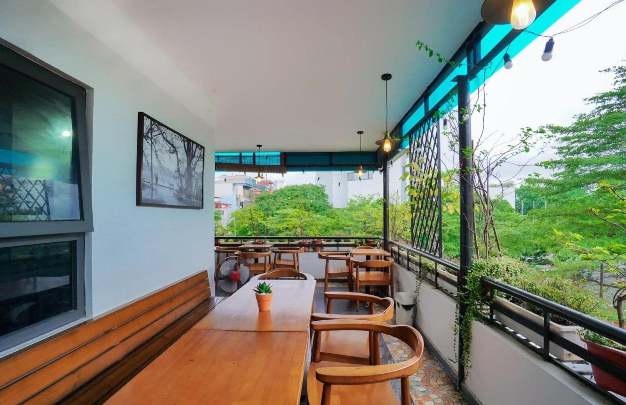 Hotel Khach San Giao Thong Hanoi Exterior foto